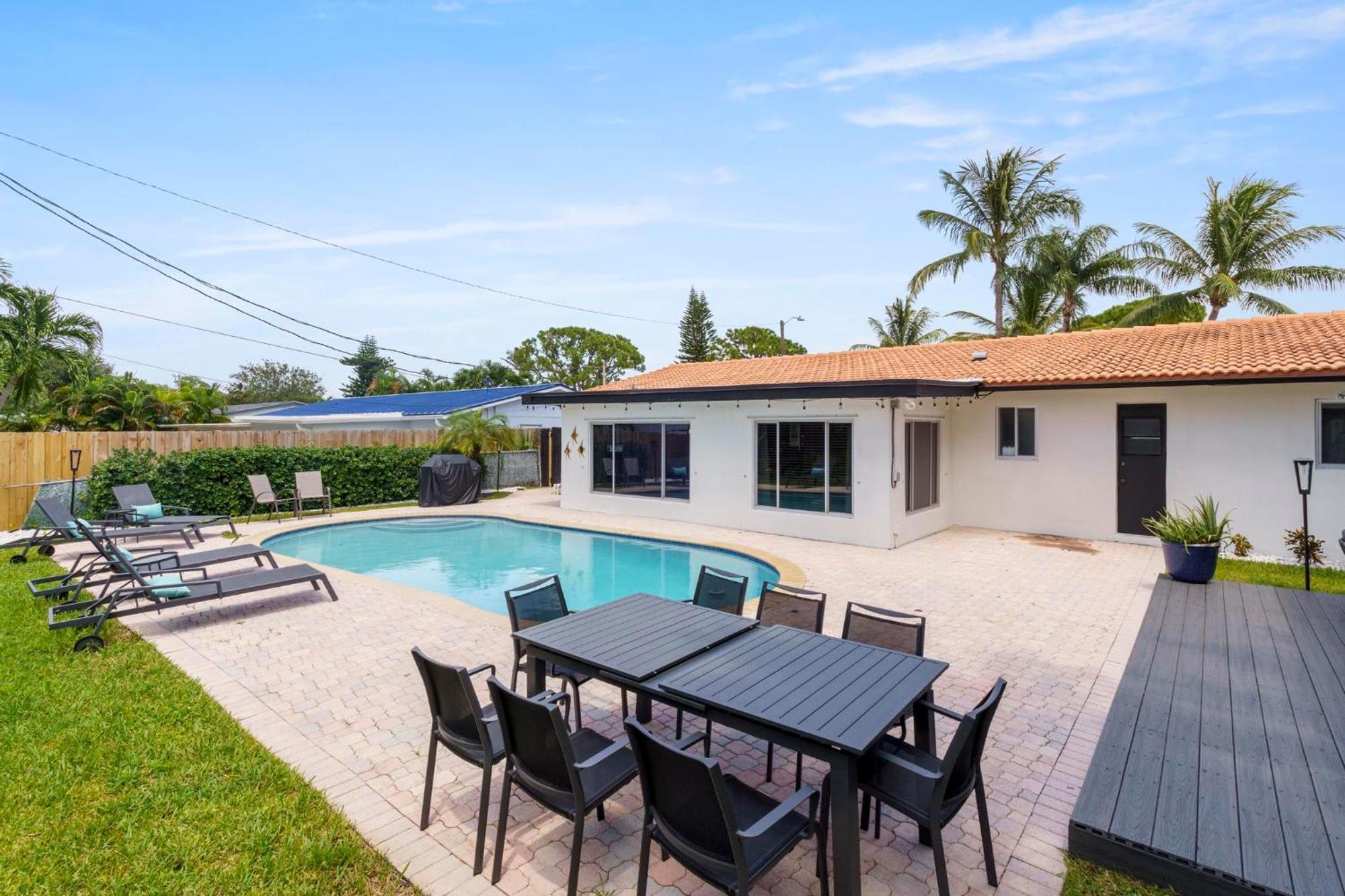 2 Miles To Beach~ Pool ~cabana~ Pool Table Deerfield Beach