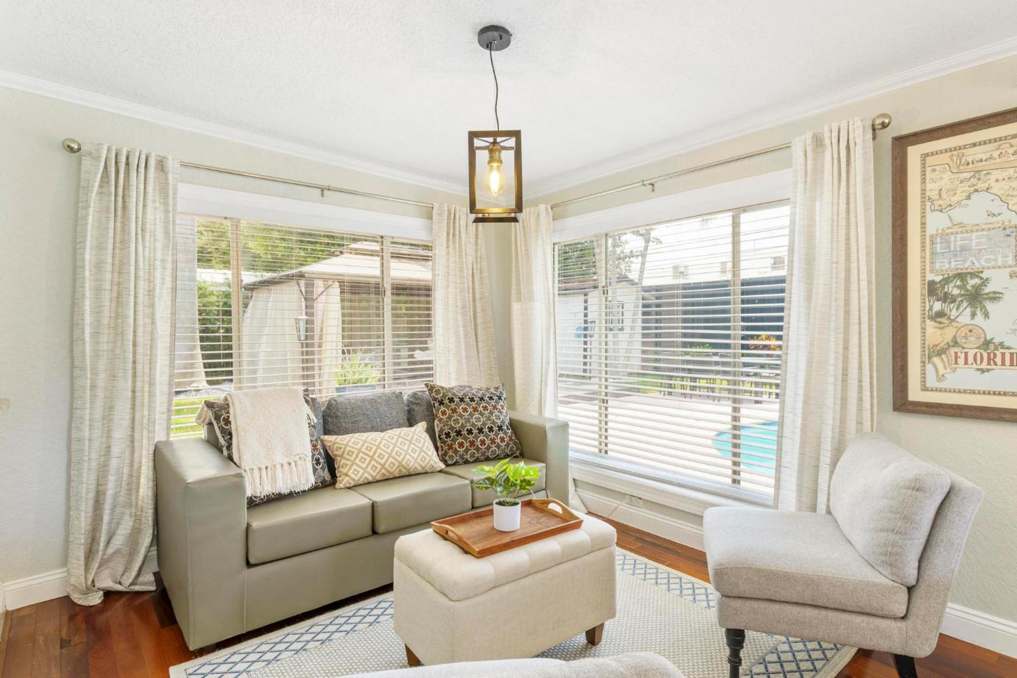 2 Miles To Beach~ Pool ~cabana~ Pool Table * Deerfield Beach